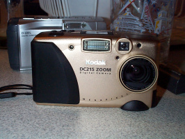 Kodak-DC215-Front