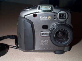 Kodak-DC260-Front