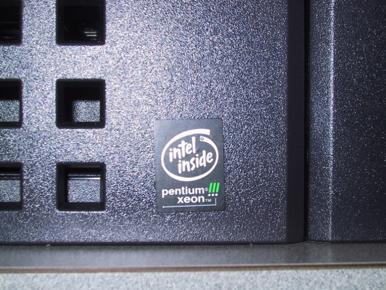 Dell-PowerEdge-6400-5.jpg